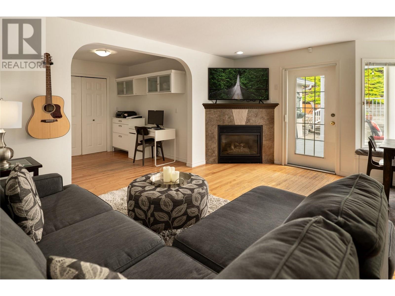 Property at 438 Curlew Drive image 4