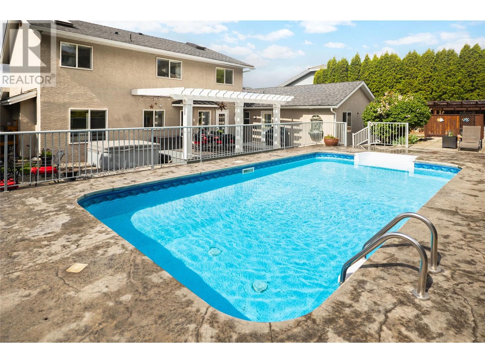 438 Curlew Drive, Kelowna, BC V1W4L2