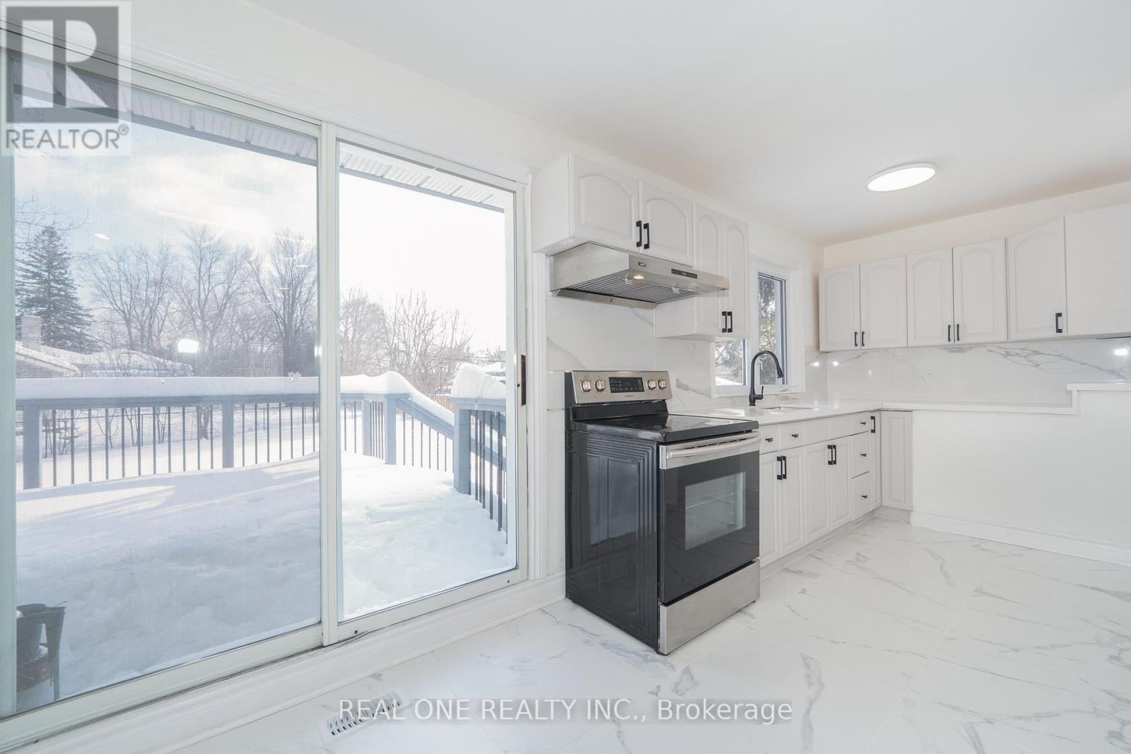 167 Felix Road, Richmond Hill, Ontario  L4C 3M8 - Photo 11 - N12161084