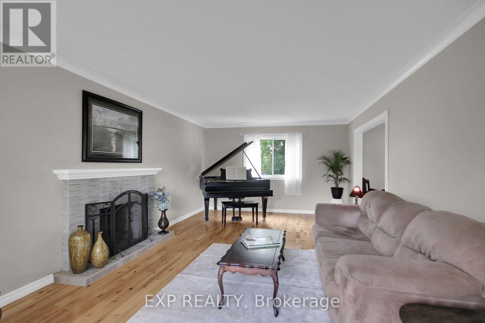 2001 Neepawa Avenue, Ottawa, Ontario  K2A 3L4 - Photo 15 - X12161094