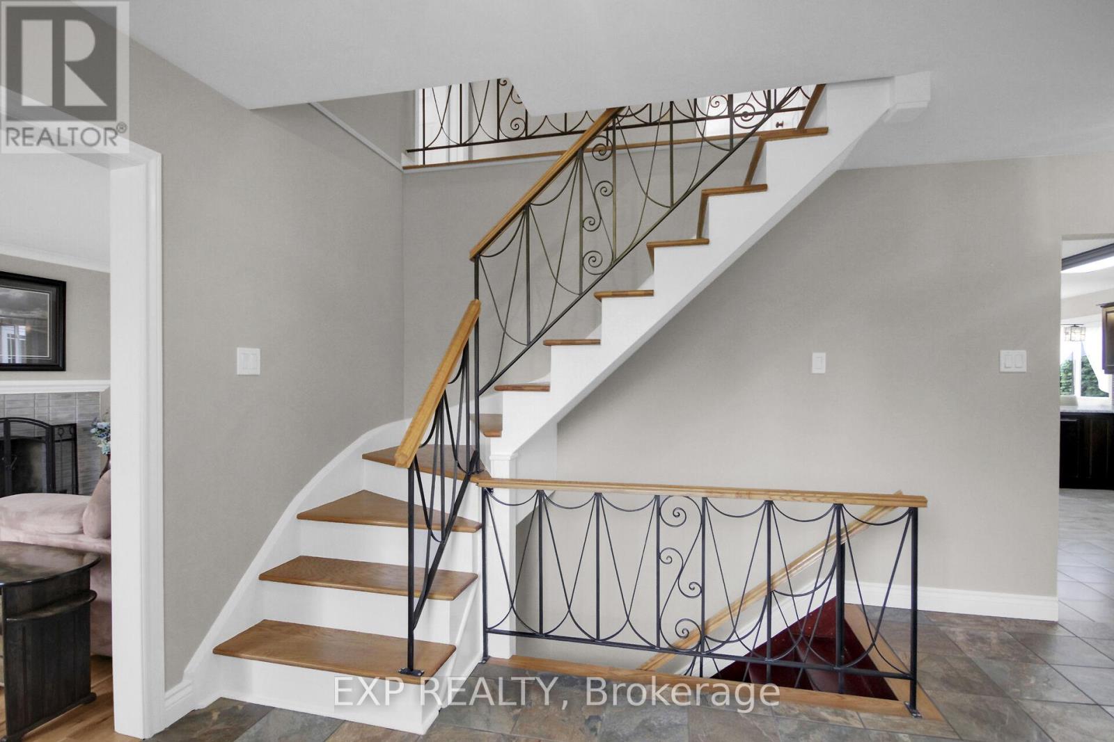 2001 Neepawa Avenue, Ottawa, Ontario  K2A 3L4 - Photo 27 - X12161094