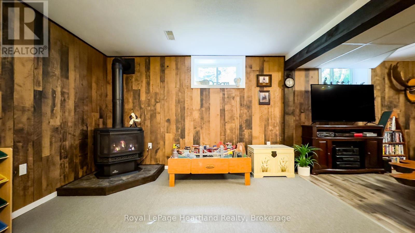 30 North Street, Huron East, Ontario  N0K 1G0 - Photo 18 - X12161110