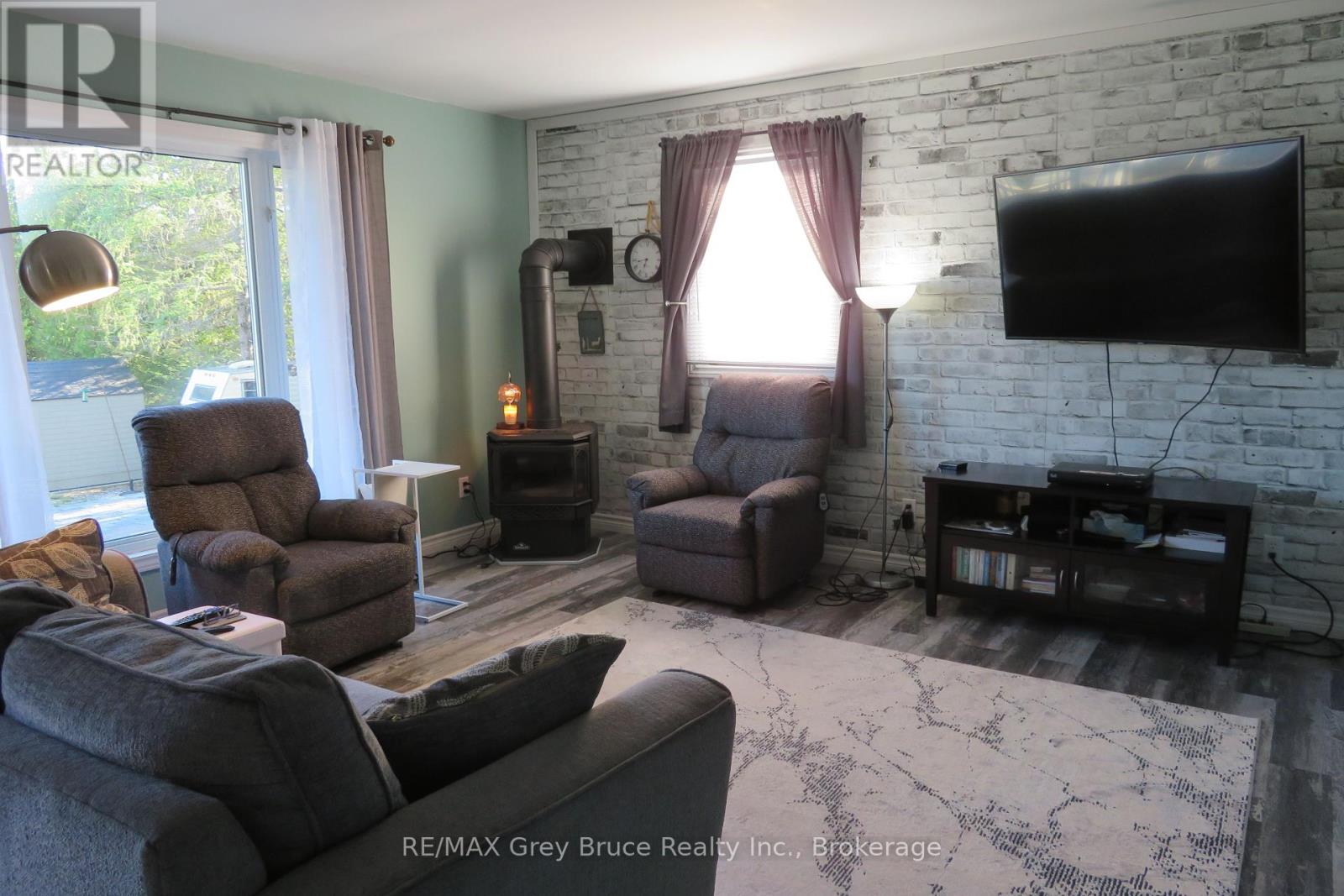 46 Youngblood Road, Northern Bruce Peninsula, Ontario  N0H 1Z0 - Photo 15 - X12161113