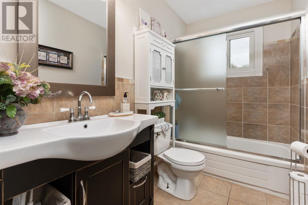 6307 45 Avenue, Camrose, Alberta  T4V 0C3 - Photo 15 - A2222851