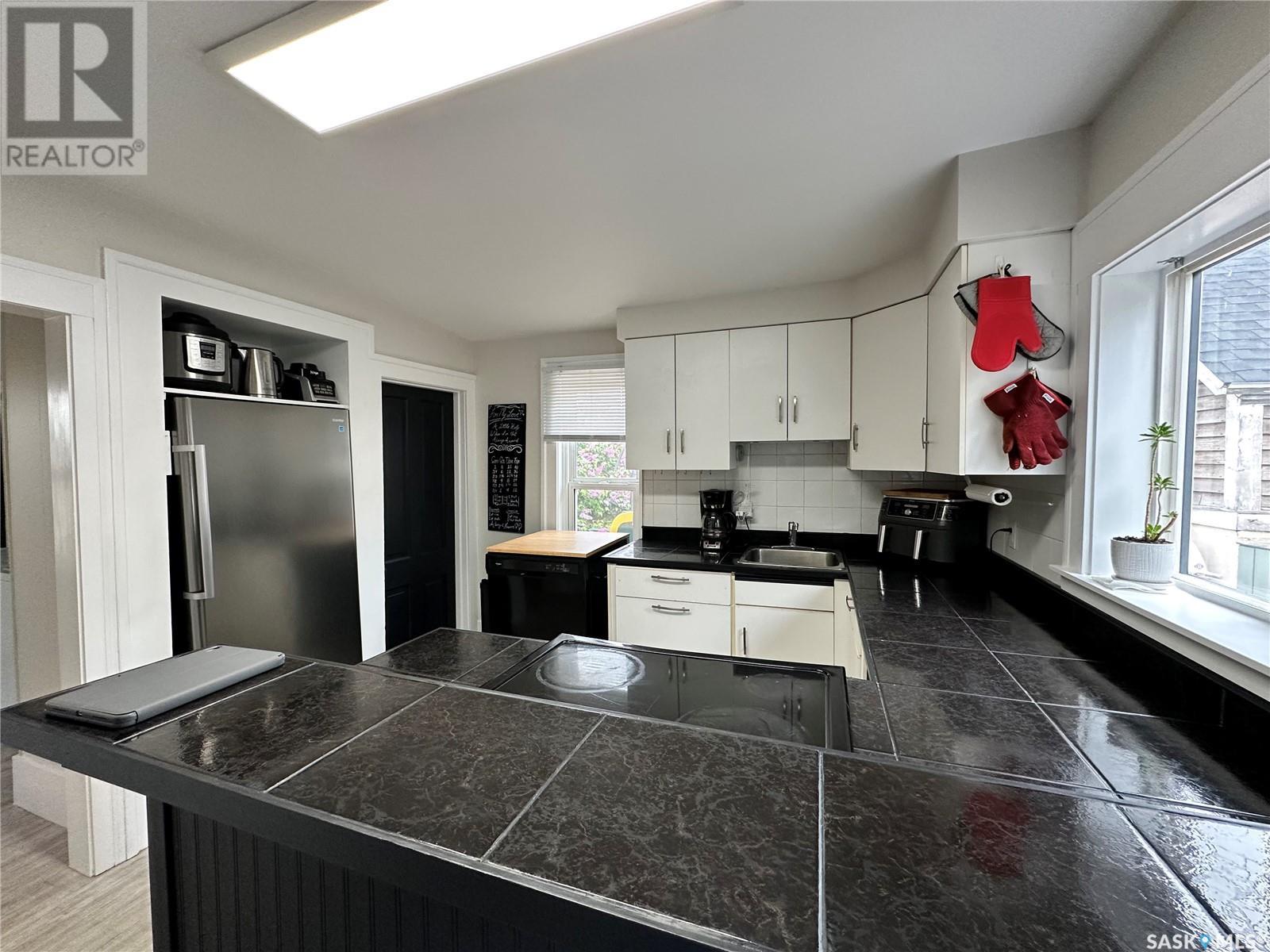 49 9th Avenue Ne, Swift Current, Saskatchewan  S9H 2R9 - Photo 10 - SK006565