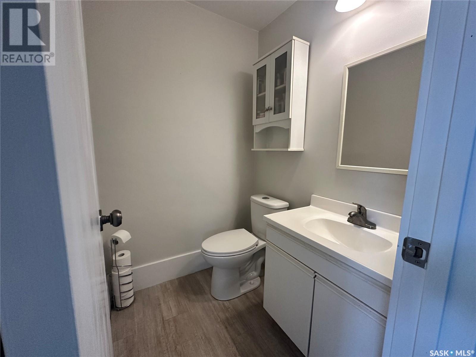 49 9th Avenue Ne, Swift Current, Saskatchewan  S9H 2R9 - Photo 12 - SK006565