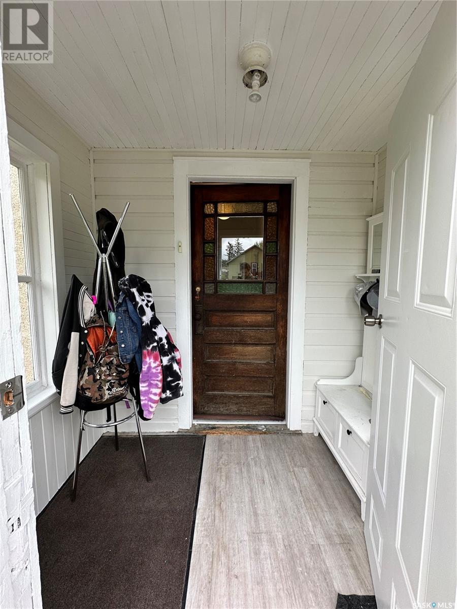 Property at 49 9th AVENUE NE image 2