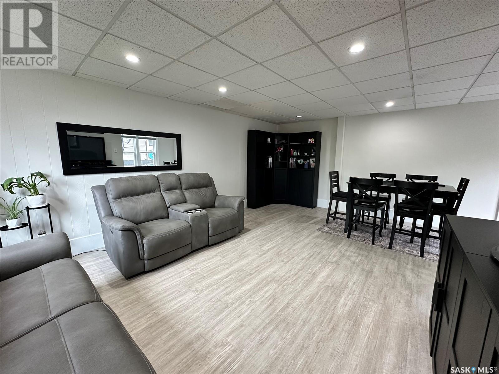 49 9th Avenue Ne, Swift Current, Saskatchewan  S9H 2R9 - Photo 8 - SK006565