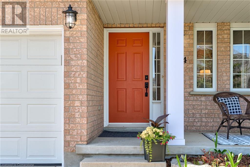 724 Brandenburg Boulevard, Waterloo, Ontario  N2T 2V4 - Photo 4 - 40728195