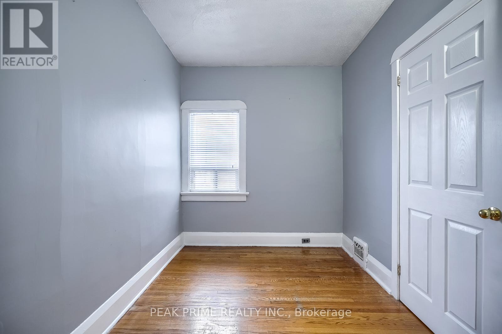 11 Bloem Avenue, Toronto, Ontario  M6E 1R9 - Photo 21 - W12161095