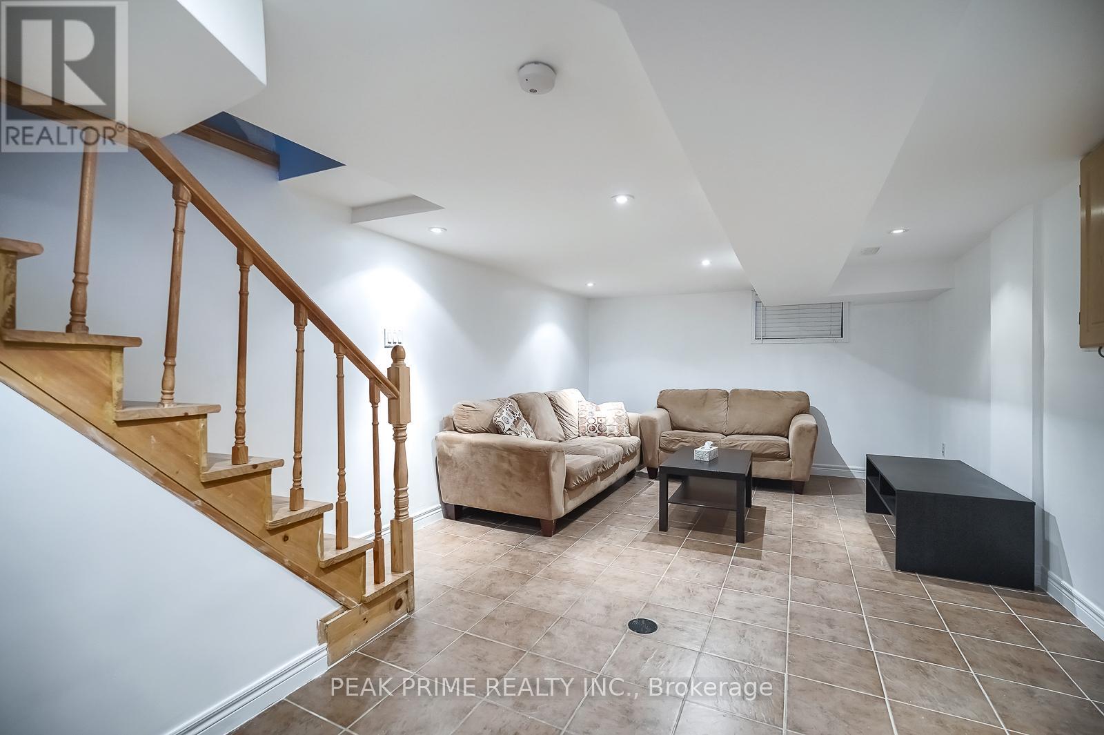 11 Bloem Avenue, Toronto, Ontario  M6E 1R9 - Photo 24 - W12161095