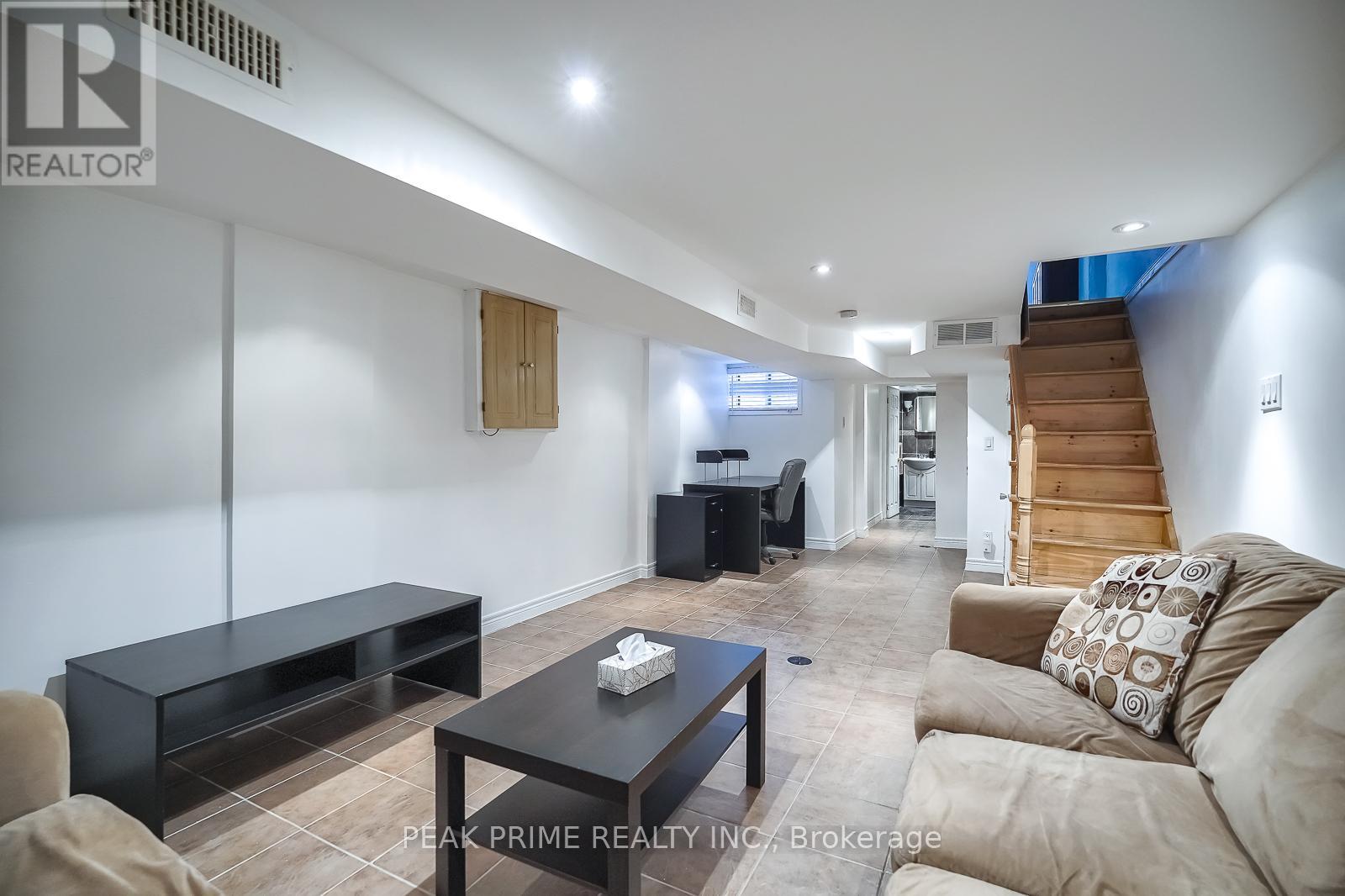 11 Bloem Avenue, Toronto, Ontario  M6E 1R9 - Photo 26 - W12161095