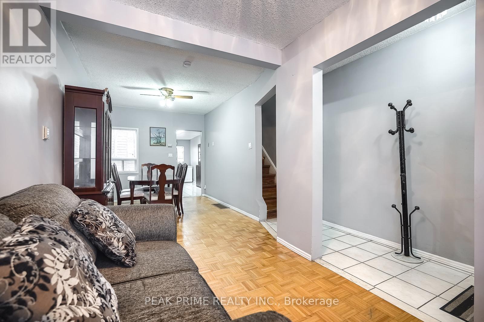 11 Bloem Avenue, Toronto, Ontario  M6E 1R9 - Photo 5 - W12161095