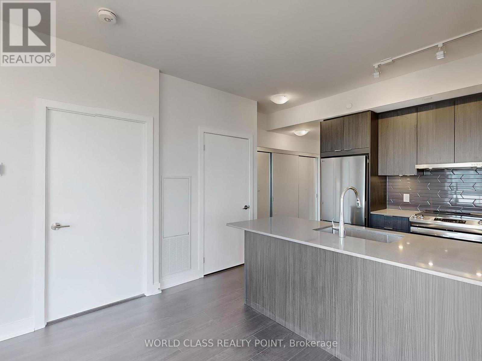 2703 - 430 Square One Drive, Mississauga, Ontario  L5B 0L6 - Photo 12 - W12161107