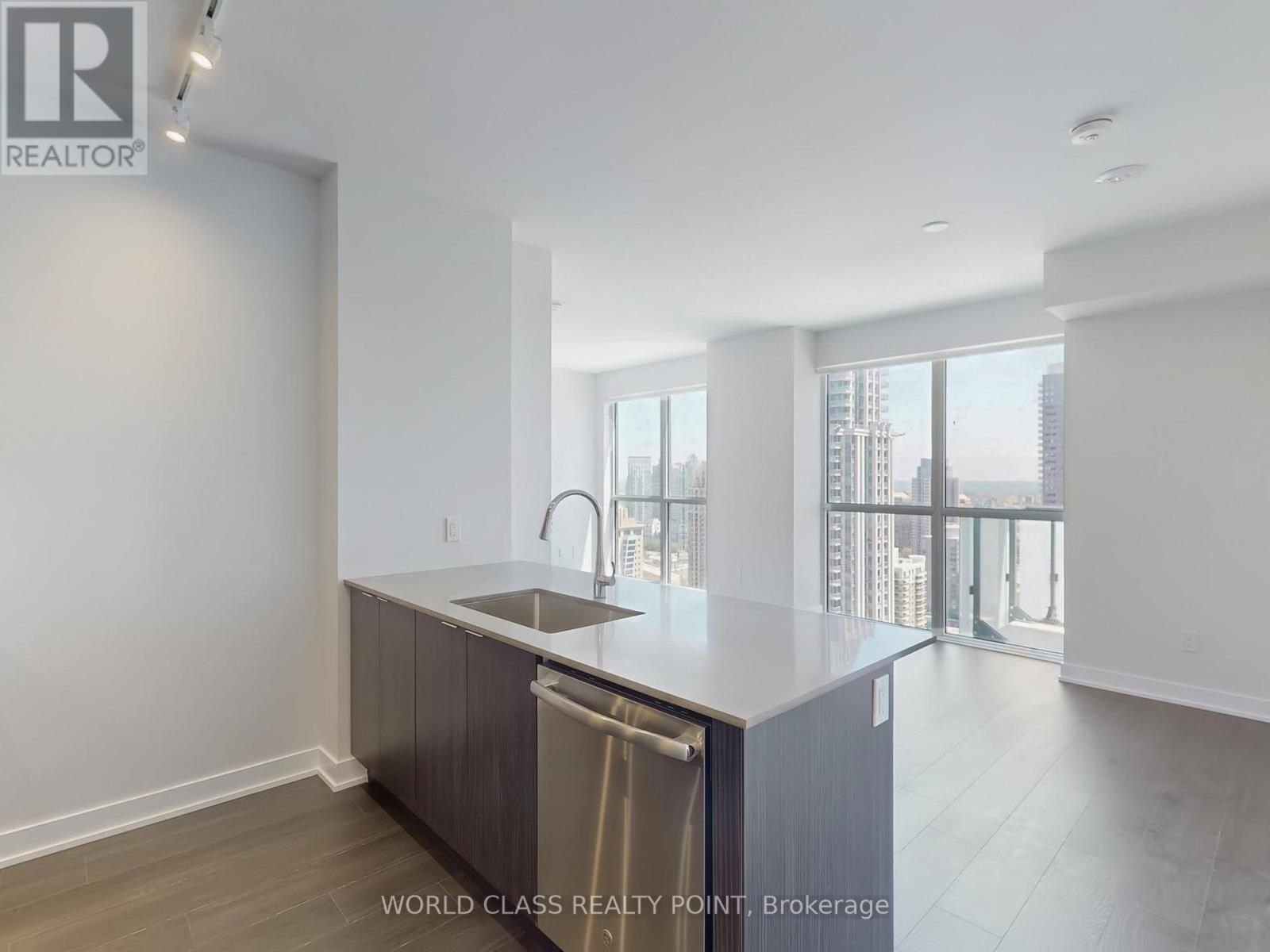 2703 - 430 Square One Drive, Mississauga, Ontario  L5B 0L6 - Photo 13 - W12161107