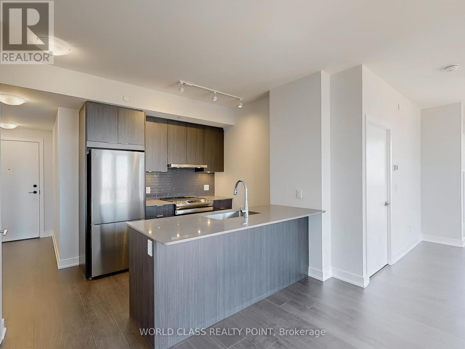 2703 - 430 Square One Drive, Mississauga, Ontario  L5B 0L6 - Photo 9 - W12161107
