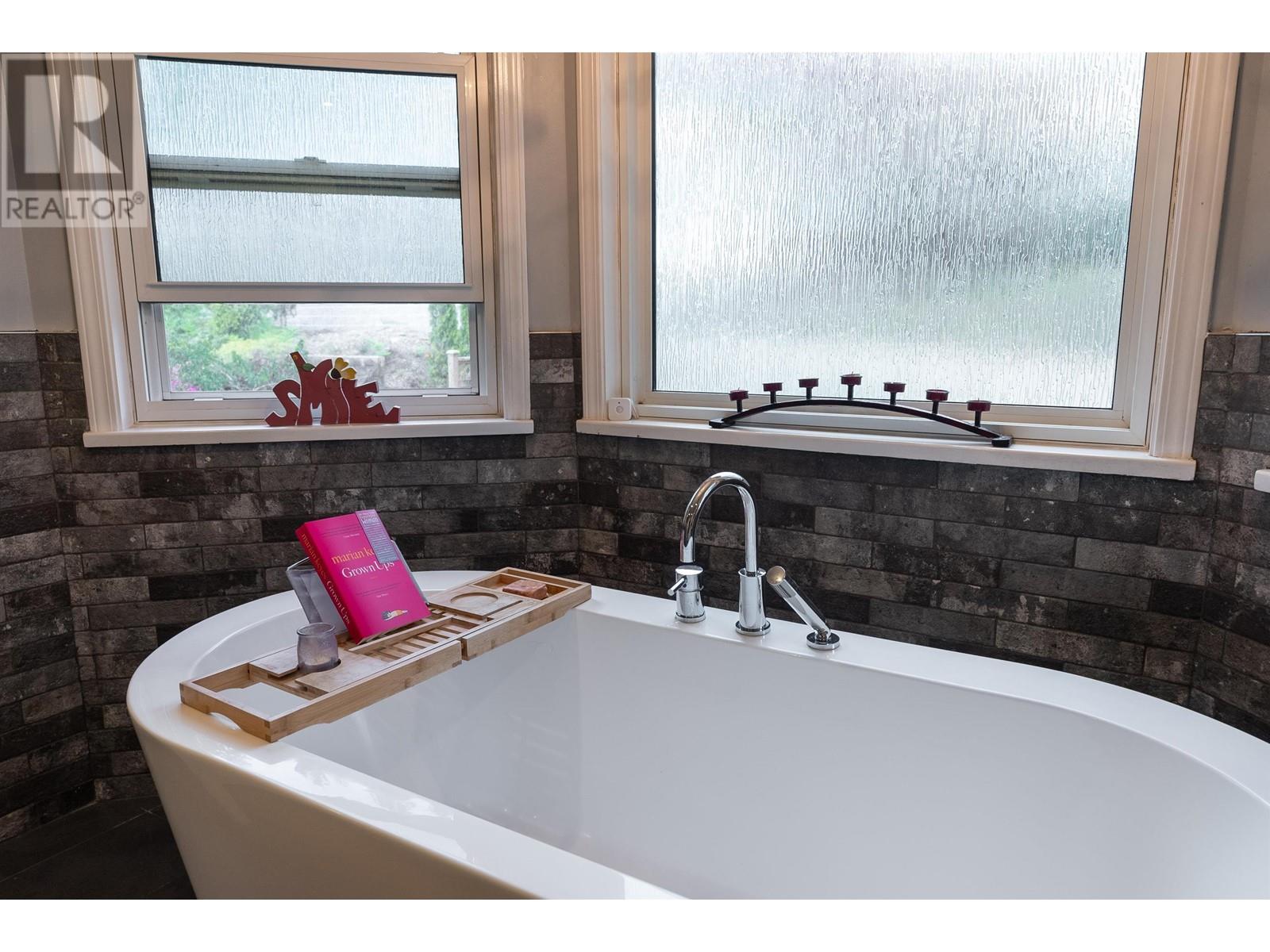 318 Roche Point Drive, North Vancouver, British Columbia  V7G 2M2 - Photo 26 - R3004420