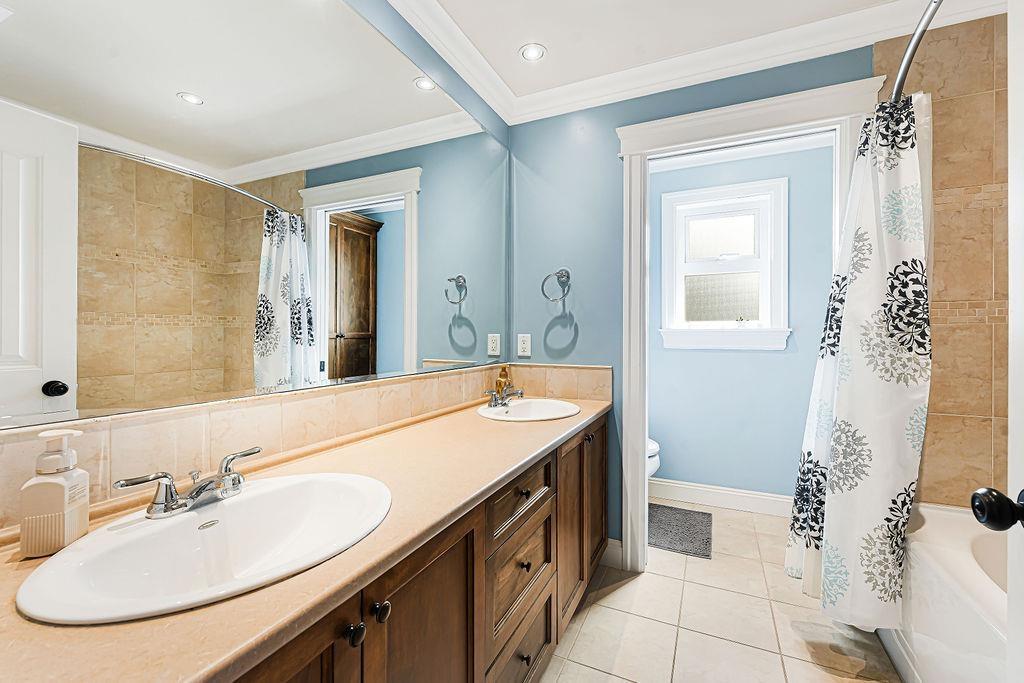 18188 60a Avenue, Surrey, British Columbia  V3S 5R7 - Photo 31 - R3005120