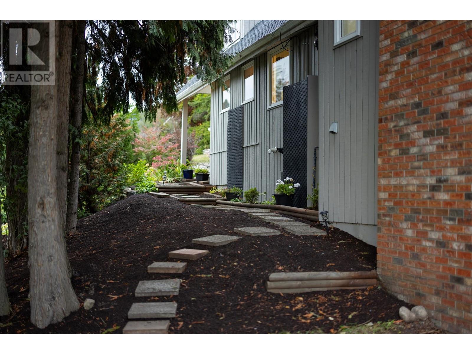 5221/5241 Hartnell Road, Vernon, BC V1B3J4