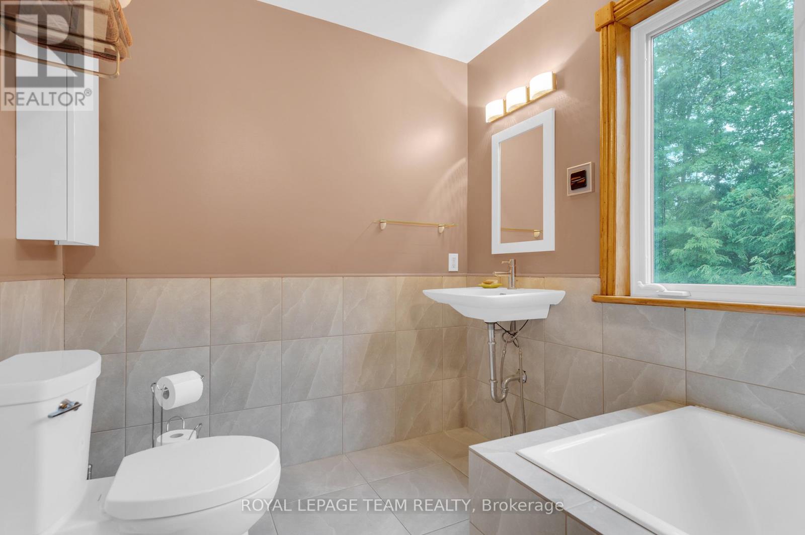 284d Upper Flinton Road, Tweed, Ontario  K0K 3J0 - Photo 42 - X12161156