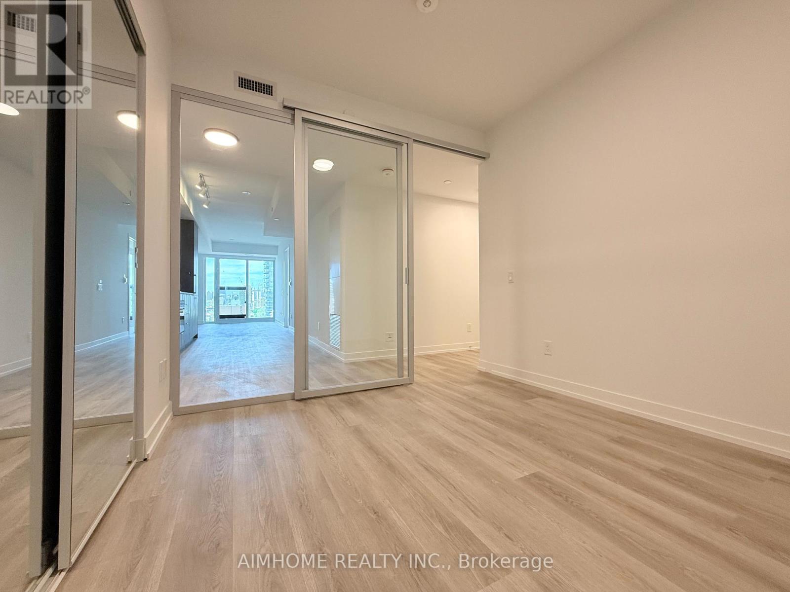 1706 - 771 Yonge Street, Toronto, Ontario  M4W 0B8 - Photo 7 - C12161137
