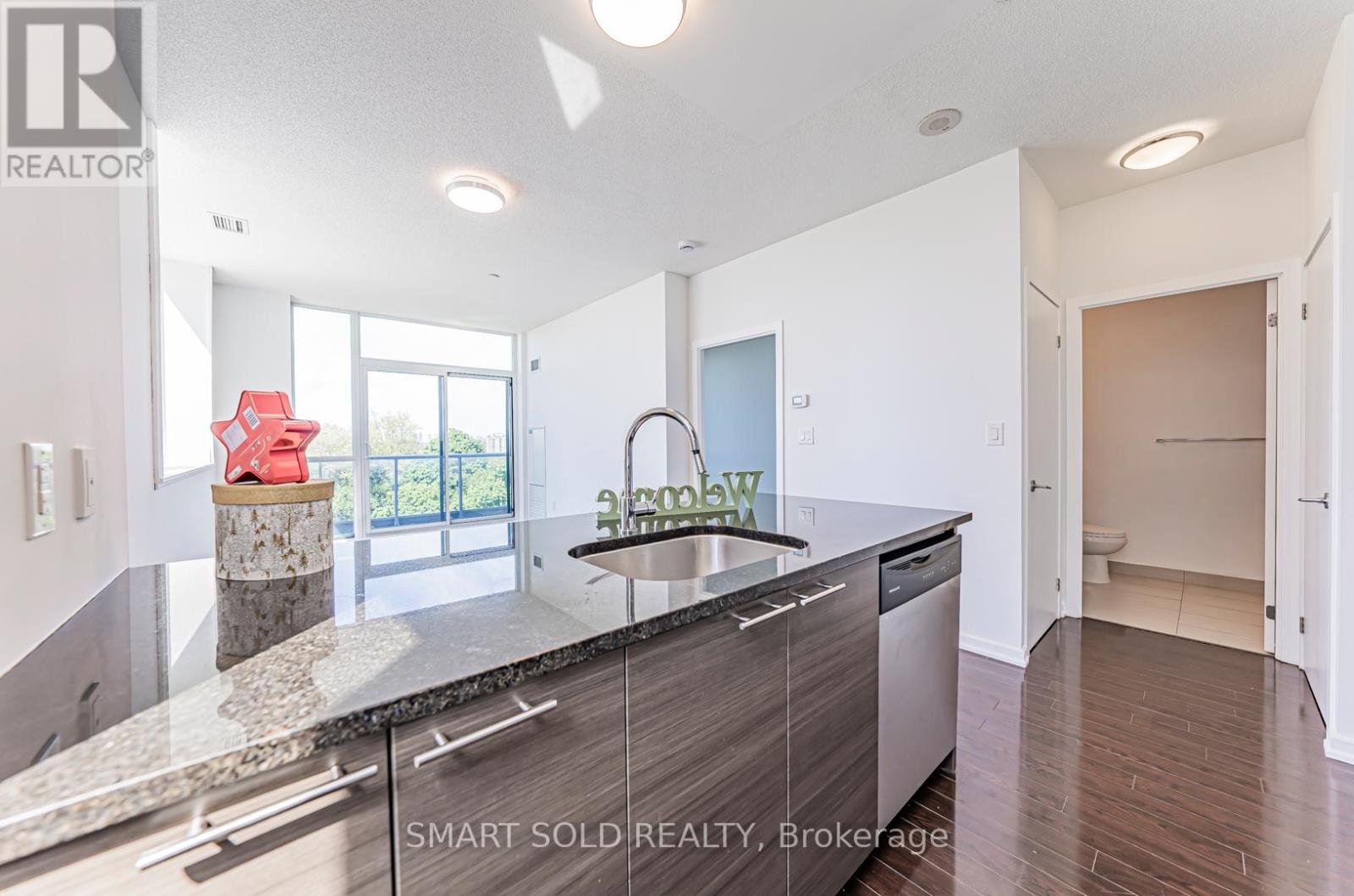 220 - 66 Forest Manor Road, Toronto, Ontario  M2J 0B7 - Photo 11 - C12161164