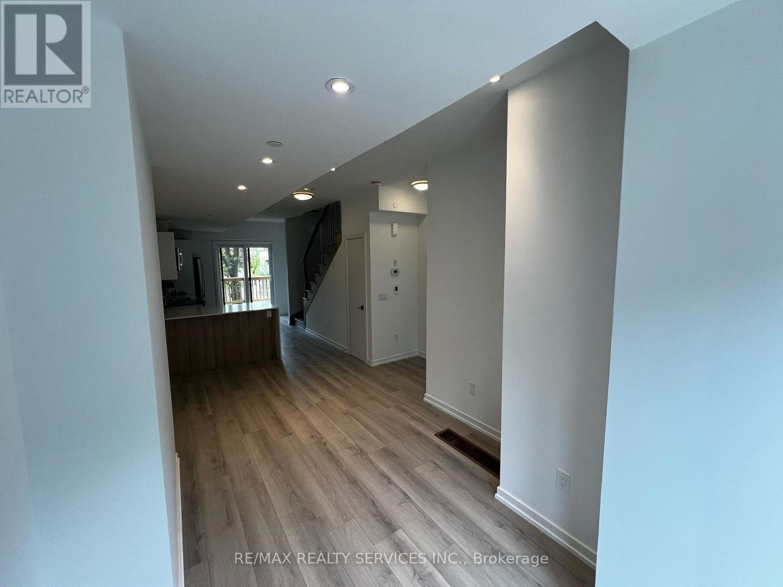 19 Calamint Lane, Toronto, Ontario  M1W 2H1 - Photo 5 - E12161140