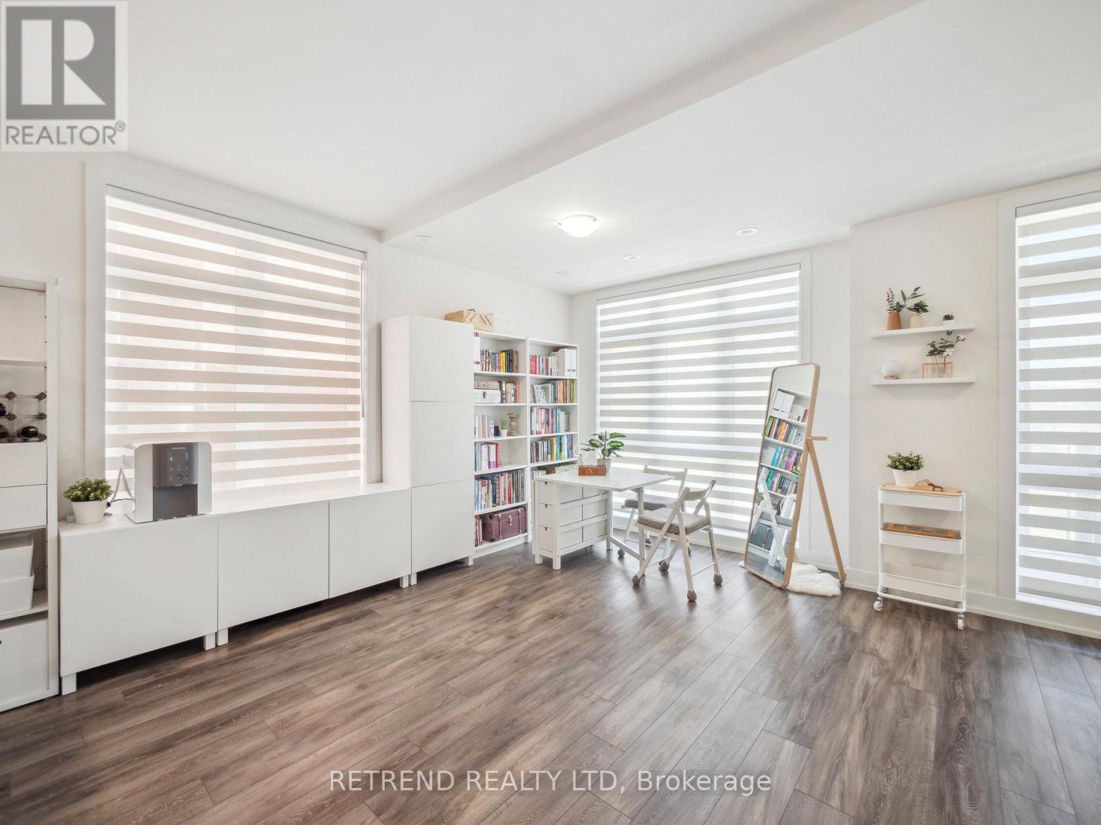 9 - 1 Bond Crescent, Richmond Hill, Ontario  L4E 1J4 - Photo 13 - N12161119
