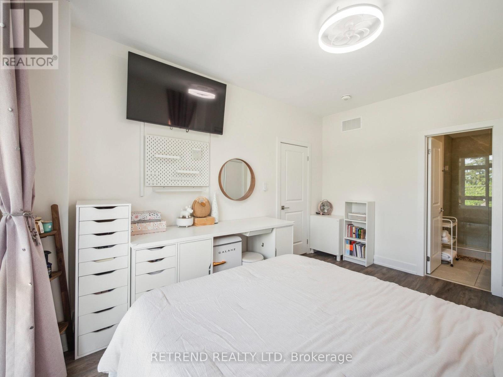 9 - 1 Bond Crescent, Richmond Hill, Ontario  L4E 1J4 - Photo 33 - N12161119