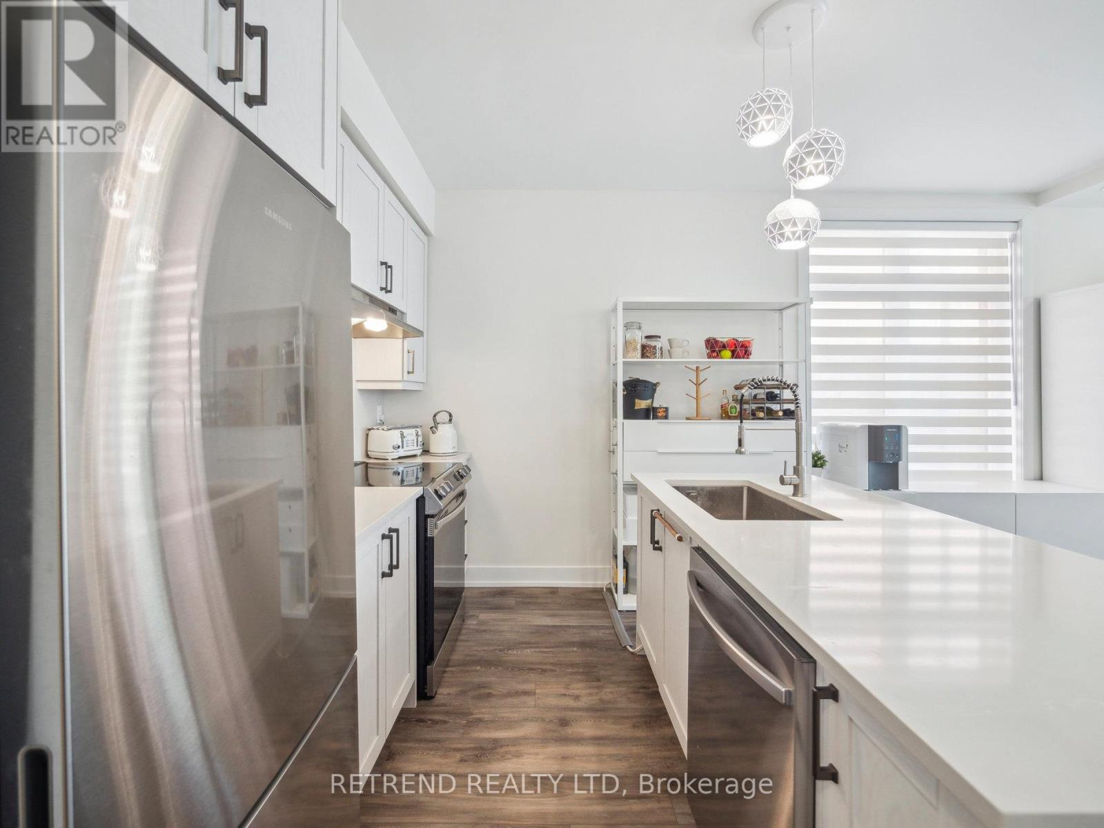 9 - 1 Bond Crescent, Richmond Hill, Ontario  L4E 1J4 - Photo 6 - N12161119