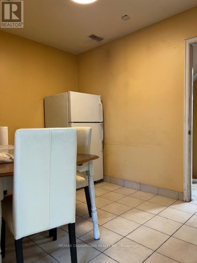 14 & 15 - 346 Newkirk Road, Richmond Hill (Crosby), Ontario  L4C 0A9 - Photo 11 - N12161126