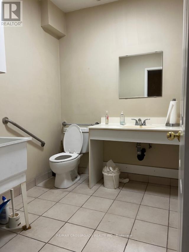 14 & 15 - 346 Newkirk Road, Richmond Hill (Crosby), Ontario  L4C 0A9 - Photo 12 - N12161126