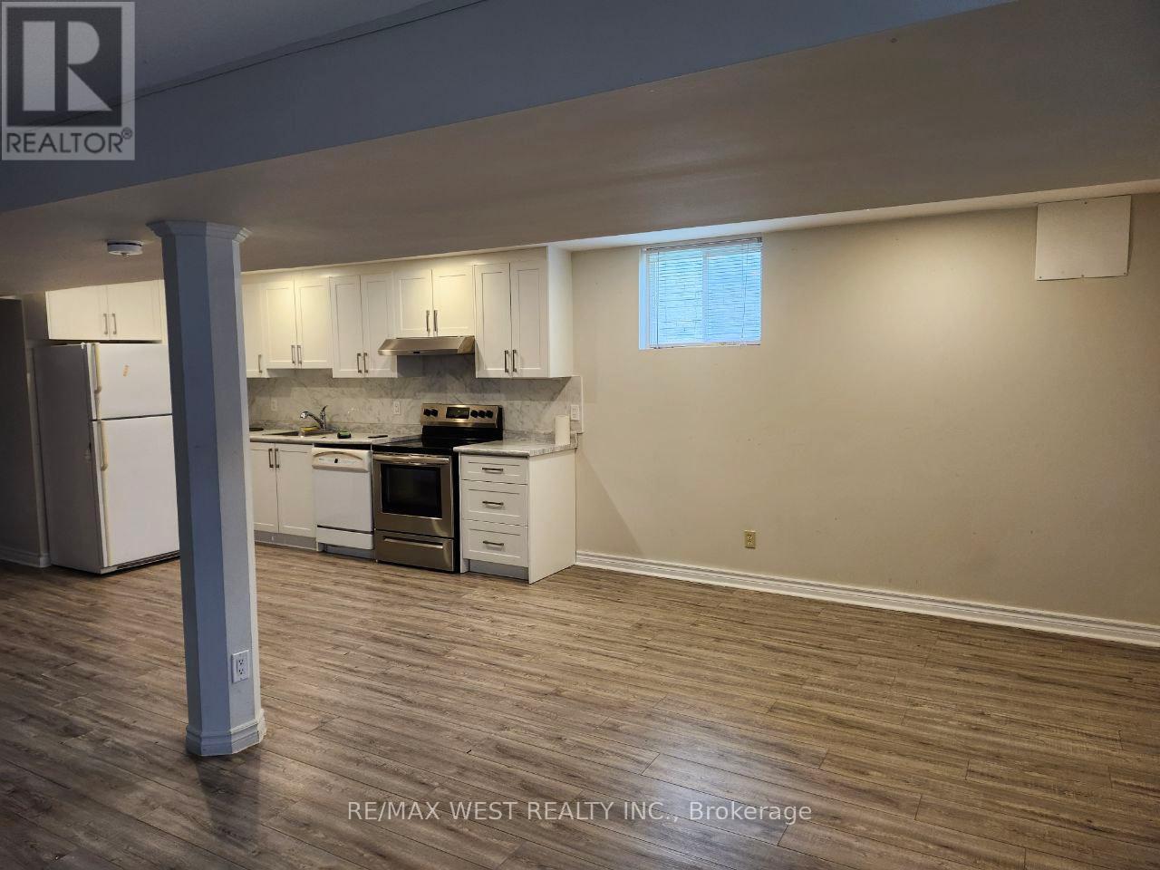 54 Ondrey Street, Bradford West Gwillimbury, Ontario  L3Z 2X1 - Photo 7 - N12161141