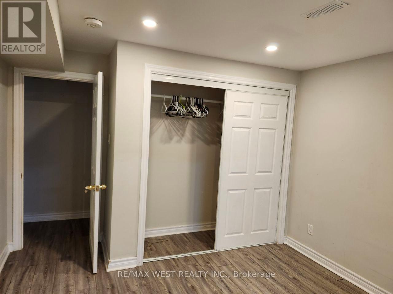 54 Ondrey Street, Bradford West Gwillimbury, Ontario  L3Z 2X1 - Photo 9 - N12161141
