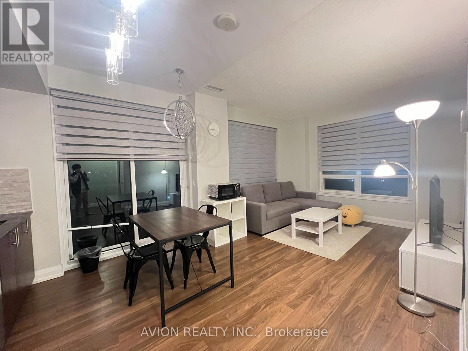 412 - 7167 Yonge Street, Markham, Ontario  L3T 0C9 - Photo 6 - N12161160