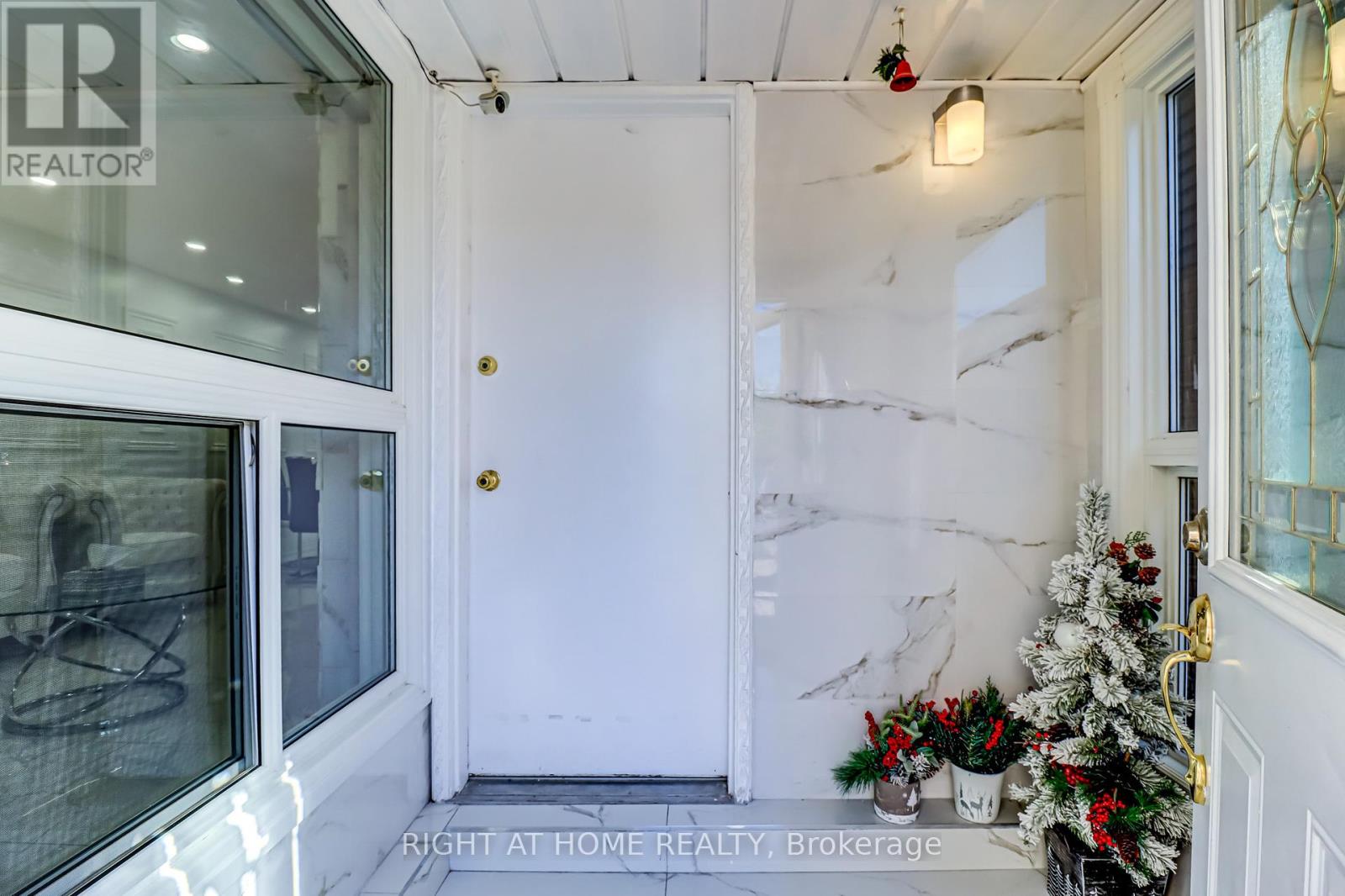 63 Cog Hill Drive, Vaughan (Glen Shields), Ontario  L4K 1M6 - Photo 5 - N12161166