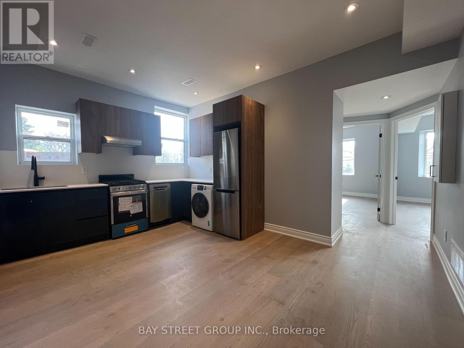 201 - 2386 Lake Shore Boulevard W, Toronto, Ontario  M8V 1C3 - Photo 1 - W12161129