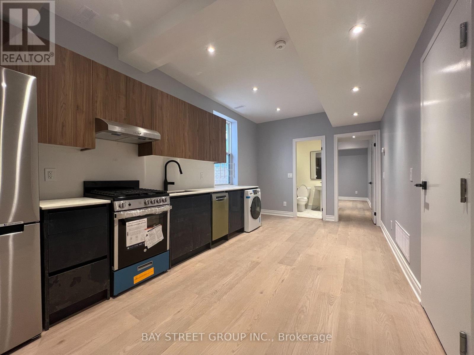 203 - 2386 Lake Shore Boulevard W, Toronto, Ontario  M8V 1C3 - Photo 1 - W12161131