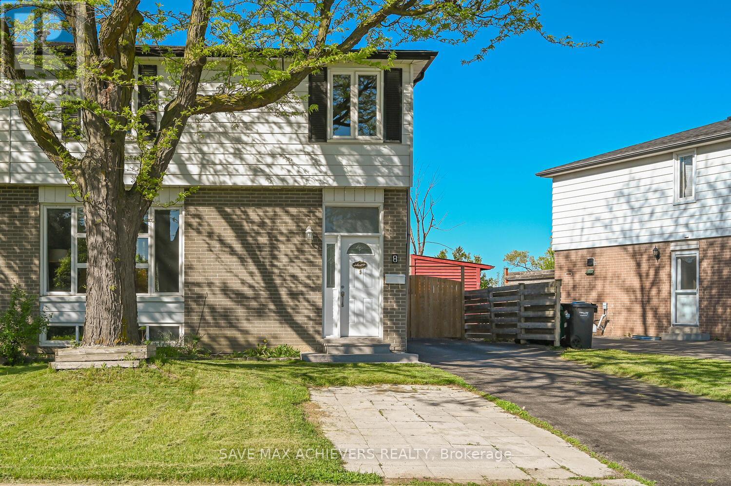 8 EARNSCLIFFE GATE, Brampton, Ontario
