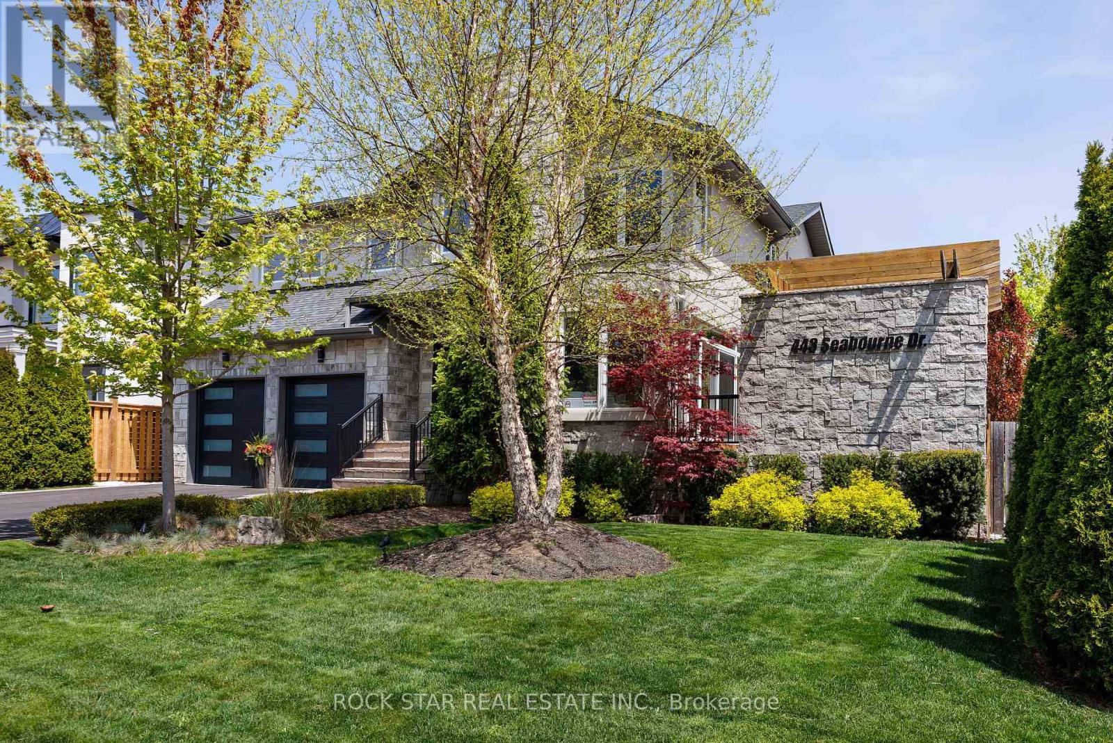443 Seabourne Drive, Oakville, Ontario  L6L 4E9 - Photo 1 - W12161144