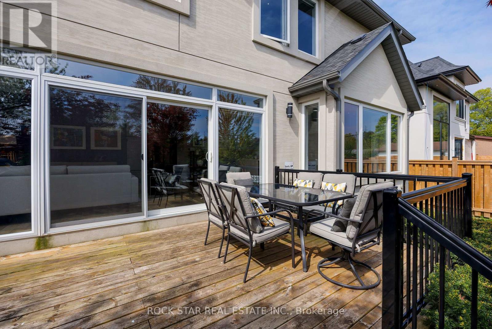 443 Seabourne Drive, Oakville, Ontario  L6L 4E9 - Photo 23 - W12161144