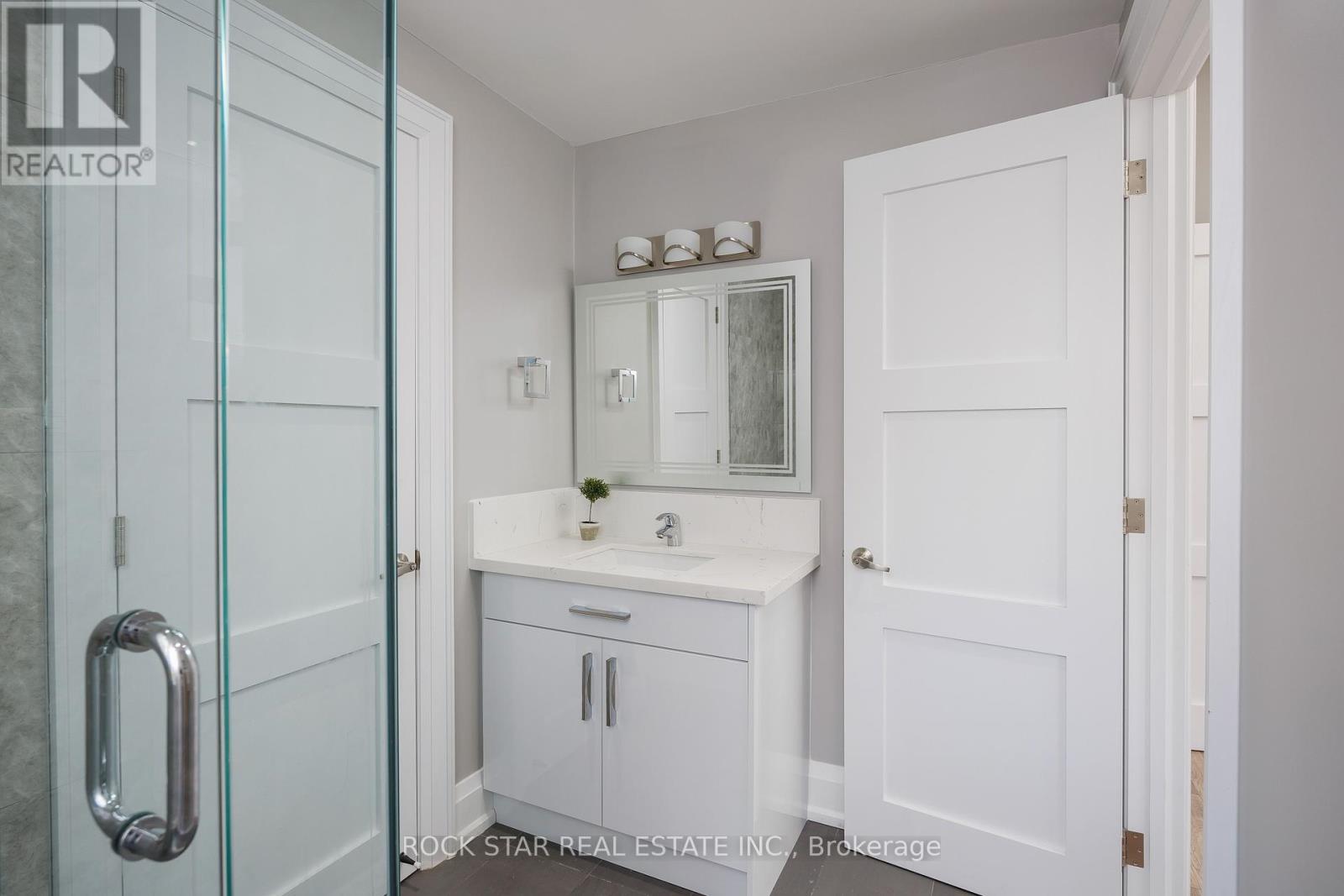 443 Seabourne Drive, Oakville, Ontario  L6L 4E9 - Photo 34 - W12161144