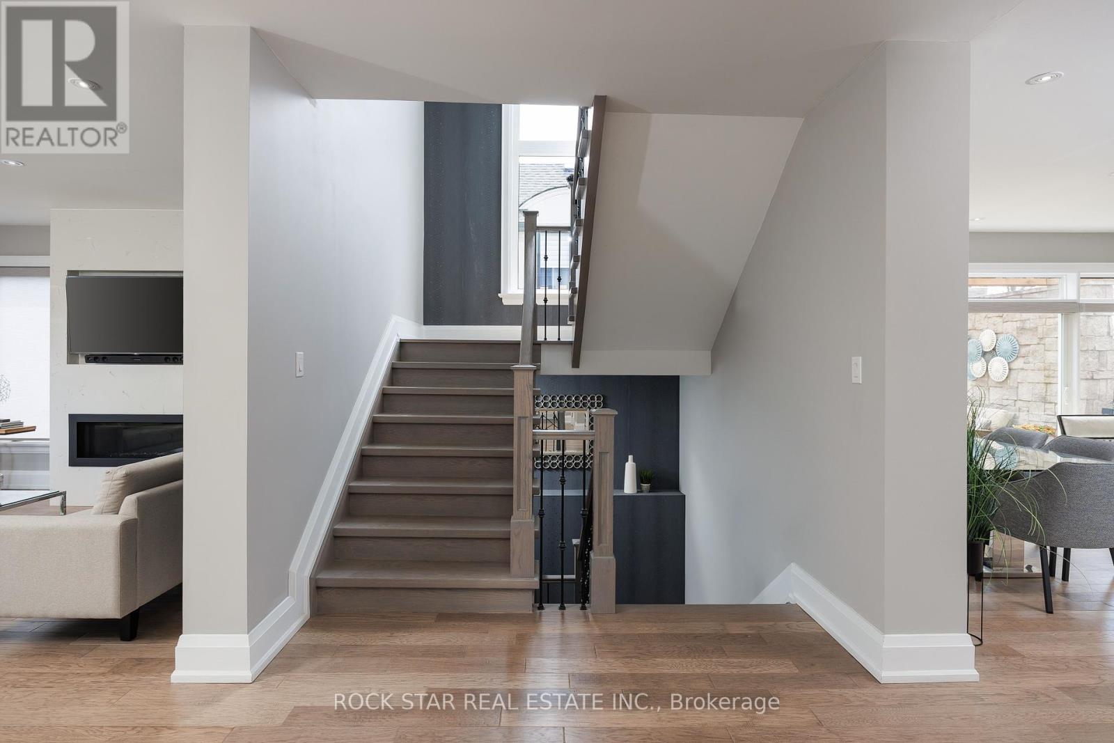 443 Seabourne Drive, Oakville, Ontario  L6L 4E9 - Photo 45 - W12161144