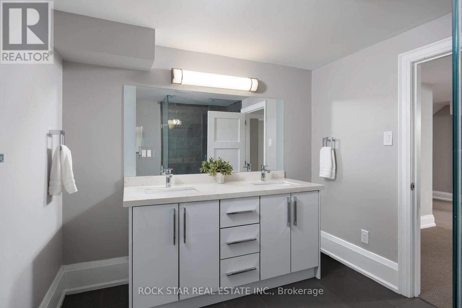 443 Seabourne Drive, Oakville, Ontario  L6L 4E9 - Photo 48 - W12161144