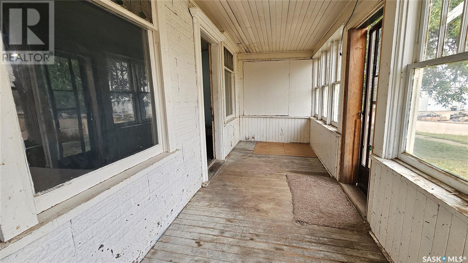 2470 Proton Avenue, Gull Lake, Saskatchewan  S0N 1A0 - Photo 3 - SK006568