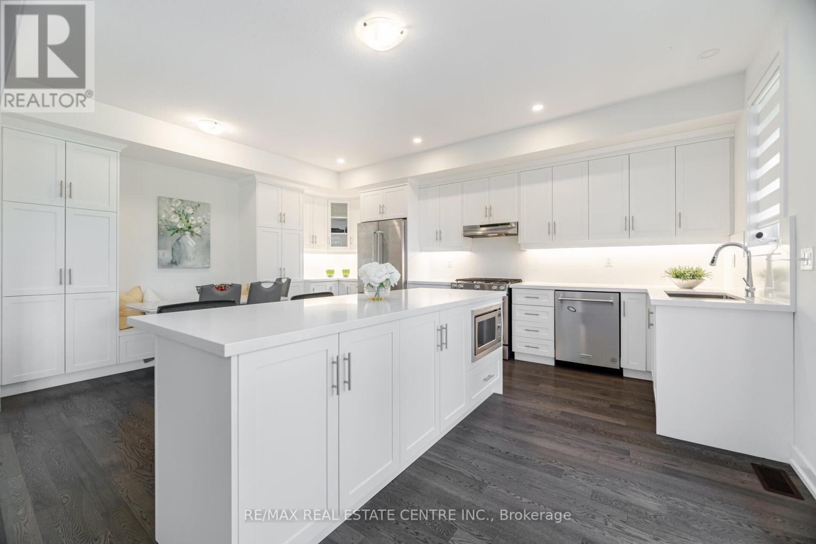 141 Terrace Drive, Grimsby, Ontario  L3M 0L2 - Photo 12 - X12161165