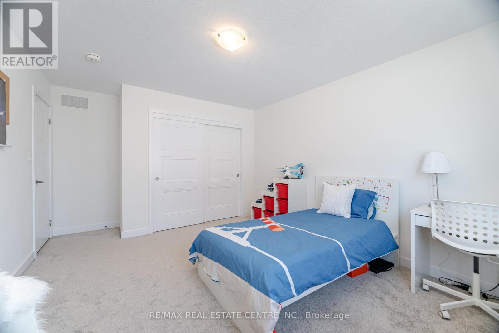 141 Terrace Drive, Grimsby, Ontario  L3M 0L2 - Photo 29 - X12161165