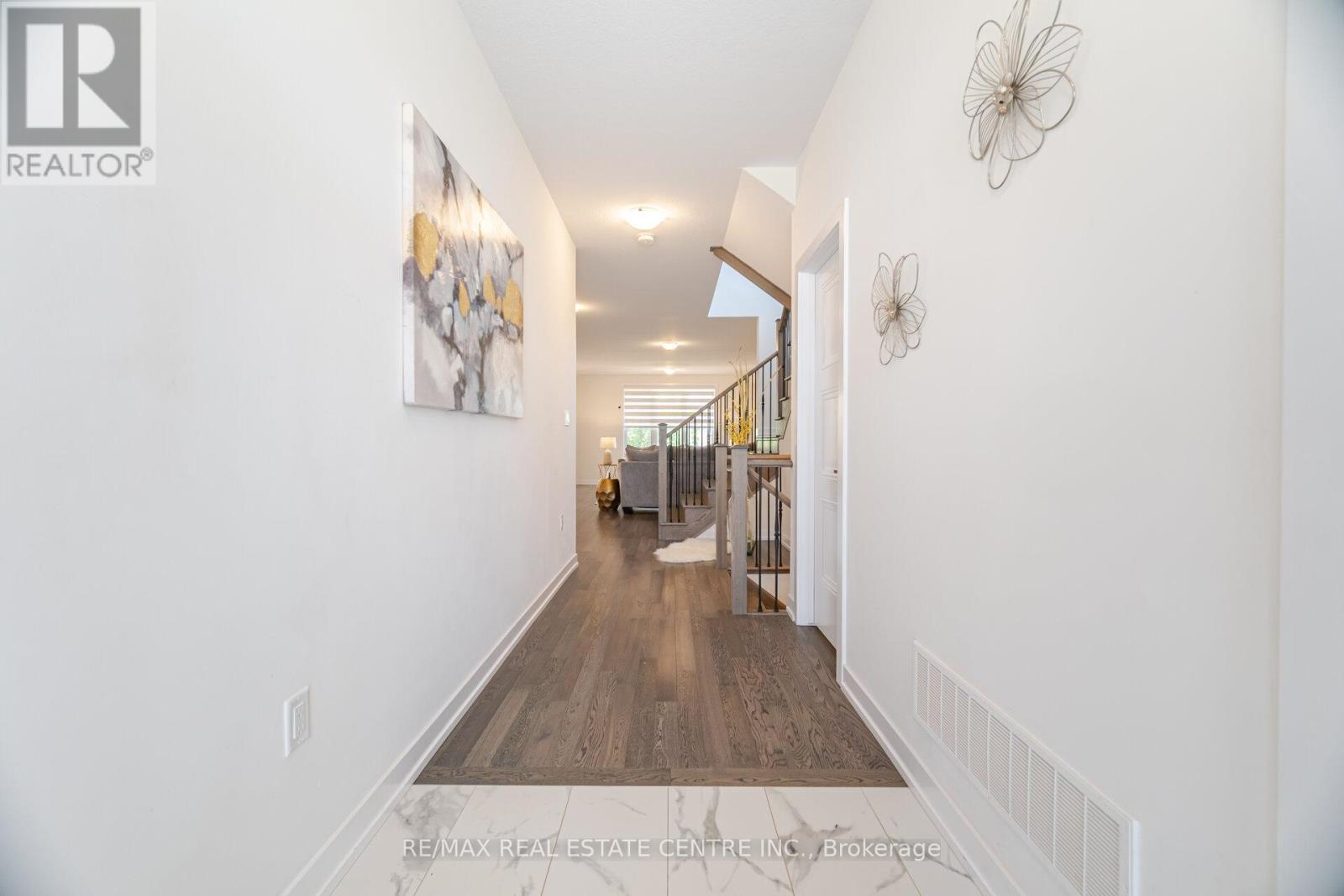 141 Terrace Drive, Grimsby, Ontario  L3M 0L2 - Photo 4 - X12161165