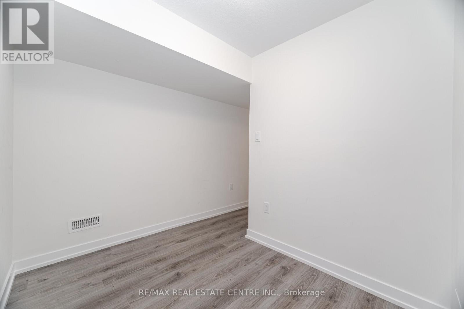 141 Terrace Drive, Grimsby, Ontario  L3M 0L2 - Photo 42 - X12161165
