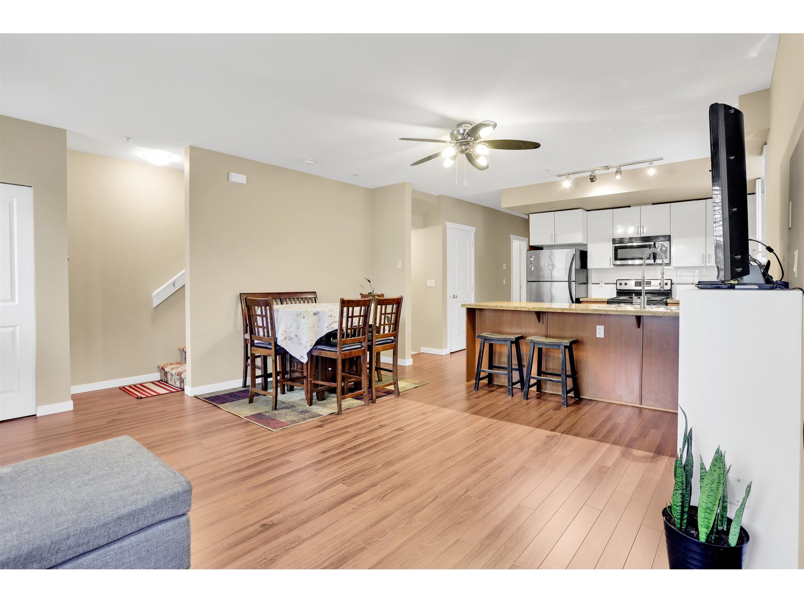 40 13239 Old Yale Road, Surrey, British Columbia  V3T 3C5 - Photo 8 - R3005090
